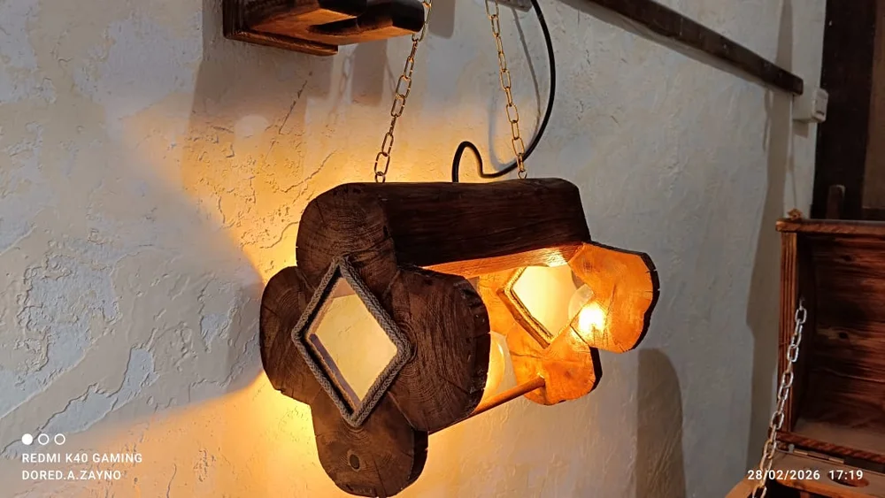 Miniature rustic display piece